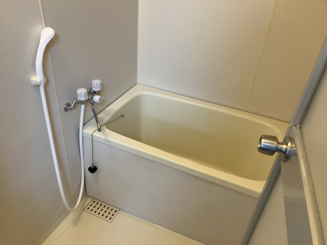 パレス小沢Ⅰの浴室|生活しやすいバストイレ別