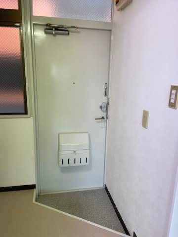 アシックハイツの玄関