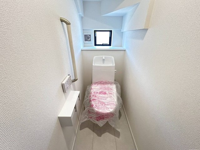 ハートフルタウン　一宮市丹陽町3期　全1区画分譲のトイレ|超表面平滑加工とイオンパワーの「セフィオンテクト」加工で、汚れが付きにくく落ちやすい仕様です。