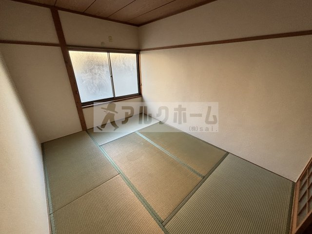 柏原市法善寺２丁目のテラスの和室