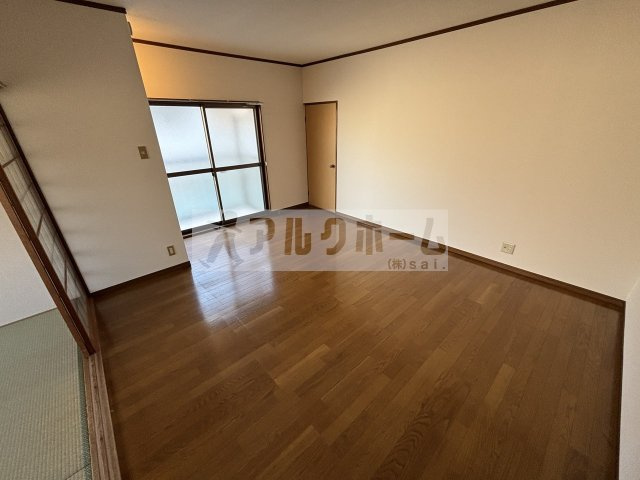 柏原市法善寺２丁目のテラスの洋室