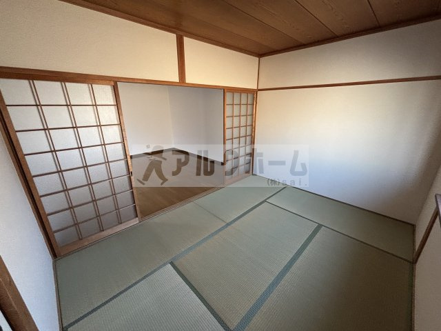 柏原市法善寺２丁目のテラスの和室