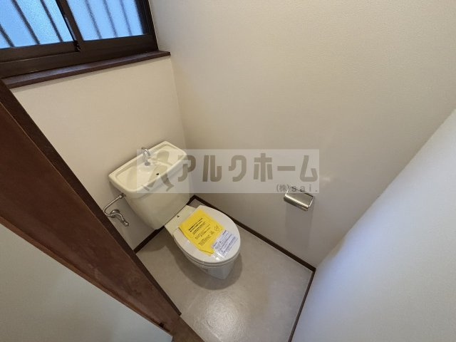 柏原市法善寺２丁目のテラスのトイレ