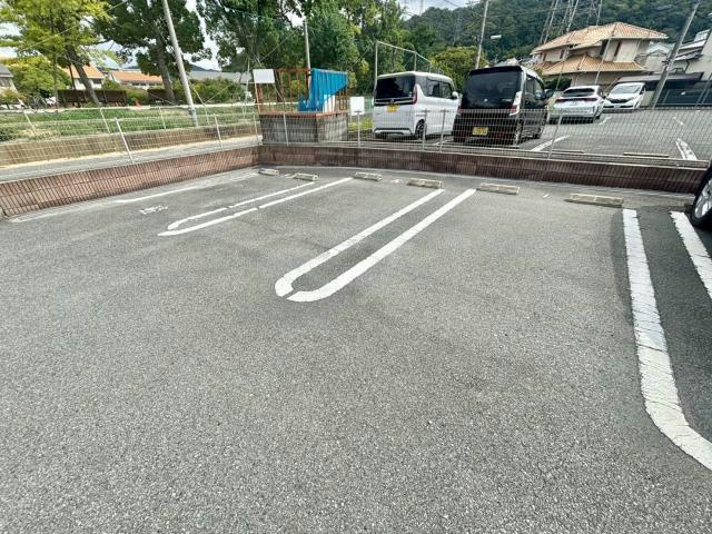 ビオラ・フィオーレ・辻井の駐車場
