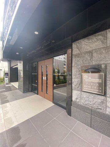プレサンスSAKAEフロント　名古屋市賃貸　仲介手数料無料のエントランス