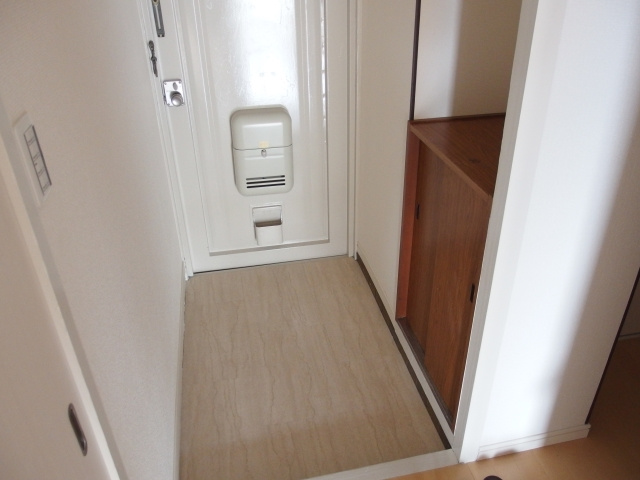 マンションフラワーの玄関