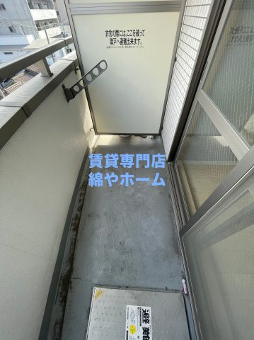 ラ・フォンテ大国のバルコニー|外からの目が気にならないバルコニーで洗濯物が干せます