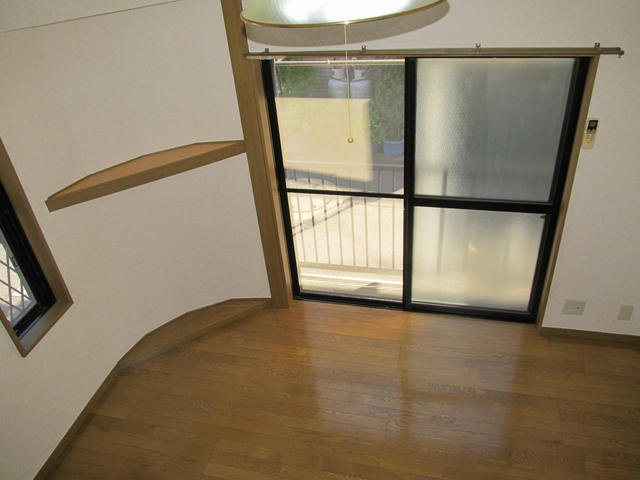 天井の高いお部屋です