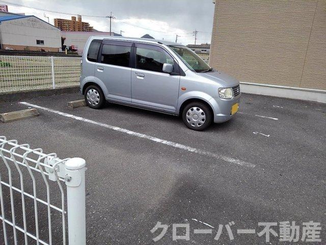 レオネクストウィンクルの駐車場