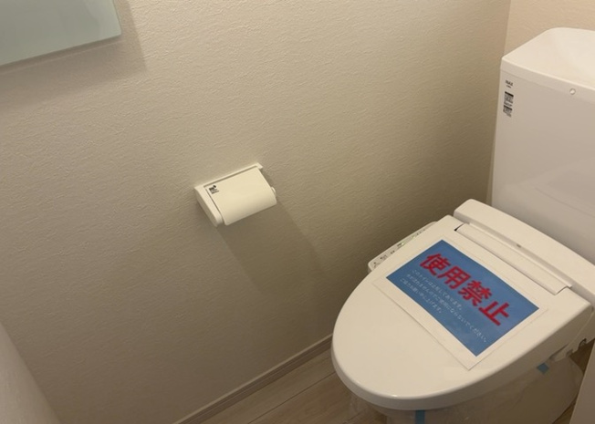 【トイレ】 | トイレは大きさや形、機能、抗菌性などが異なる多種多彩なタイプが各メーカーから出ています。それぞれに良さがあるため、事前にどういったタイプのトイレがいいのかをご家庭内で決めて、内見に行くといいでしょう。