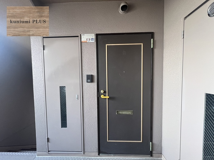 NOVA守口の玄関