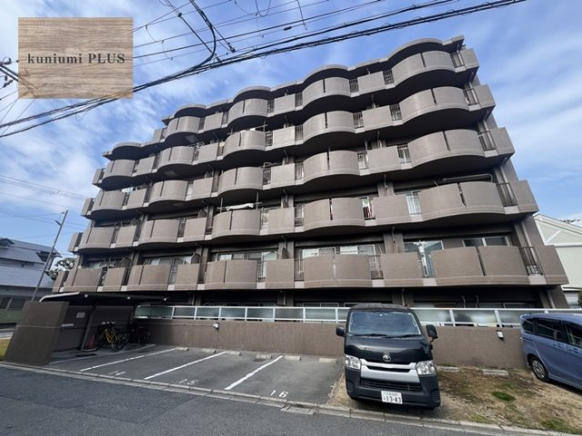 NOVA守口の外観