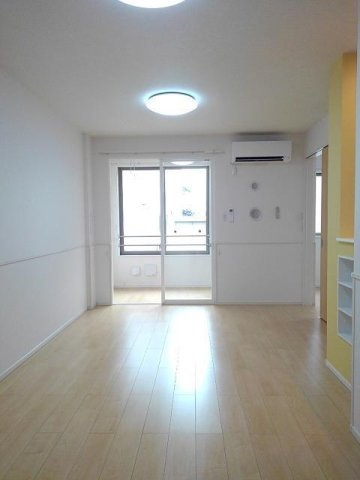 シュエットの居間・リビング|ゆったりとした居間です