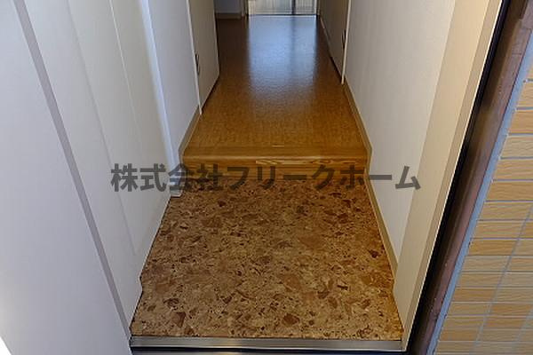 三鷹台第二エミネンスの玄関