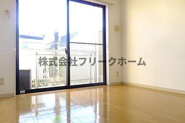 三鷹台第二エミネンスの居間・リビング