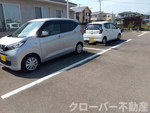 レオパレスＧＡＺＥＢＯ１２の駐車場