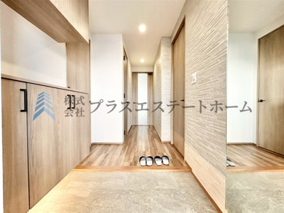 【玄関】 | 東町・江戸町ビル | 玄関もスッキリ広々♪アクセントクロスがおしゃれです♪