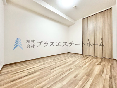 【洋室】 | 東町・江戸町ビル | 各居室に収納があります♪