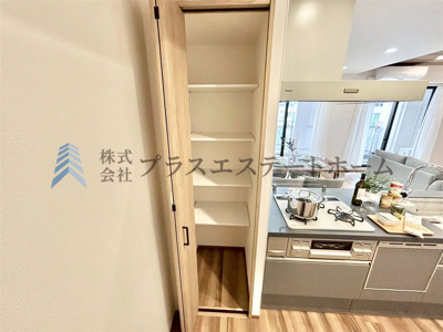 【その他】 | 東町・江戸町ビル | キッチン横にパントリー完備です♪乾物等たくさん収納出来ます♪