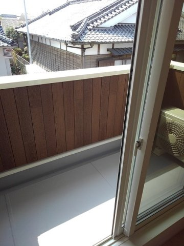 ドッグ・ウッド・ベルのバルコニー