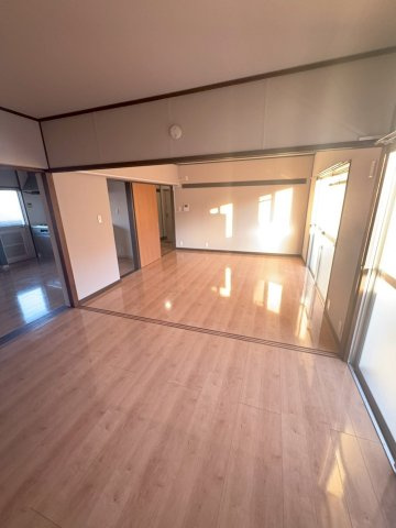 アーバンコート山根の居間・リビング