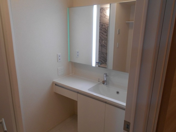 ガーデンテラスの洗面所|脱衣スペースもあります