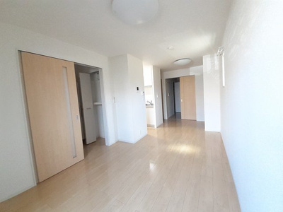 【居間・リビング】 | ミーテククルⅡ | ゆったりとした居間です