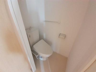 【トイレ】 | ミーテククルⅡ | 清潔感のあるトイレです