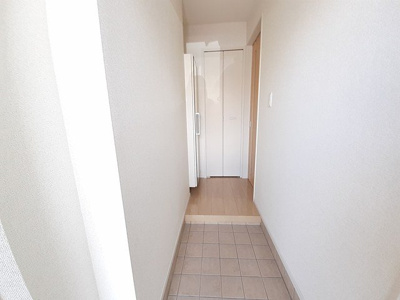 【玄関】 | ミーテククルⅡ | ゆったりとした玄関です