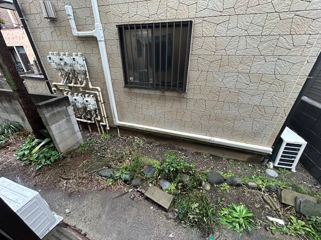 トラムサイドの庭