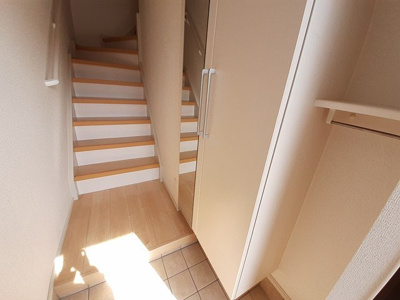 【玄関】 | フリーデⅠ | 落ち着いた玄関です