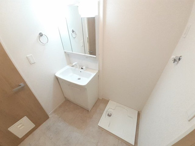 【洗面所】 | シーズンテラス勝原 | 広い洗面スペース