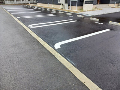 【駐車場】 | セントレジデンスⅡ | 車をお持ちの方に嬉しい駐車場付きの物件です