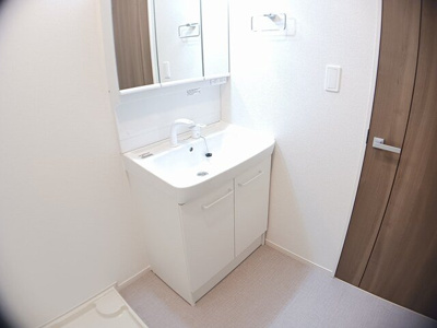 【洗面所】 | セントレジデンスⅡ | スペースが確保できる洗面所です