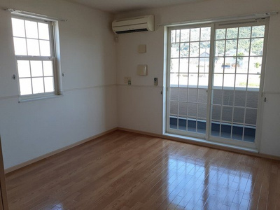 【居間・リビング】 | マーベラスいぬいⅡ | 使いやすい居間です