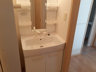 【洗面所】 | マーベラスいぬいⅡ | スペースが確保できる洗面所です