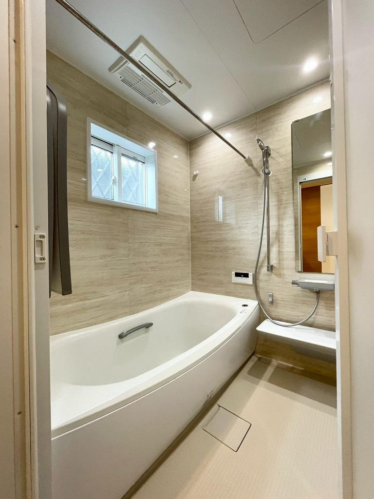 堀溝3丁目　中古一戸建ての浴室|ユニットバス　浴室換気乾燥暖房機
■物件内覧・資金計画相談・住宅ローン相談、リフォーム相談、お問合せ受付中■
※当日・翌日のご内覧、ご相談はお電話でのお問合せがスムーズです！