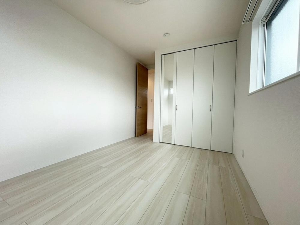 堀溝3丁目　中古一戸建ての子供部屋|洋室6.5帖　3階
■物件内覧・資金計画相談・住宅ローン相談、リフォーム相談、お問合せ受付中■
※当日・翌日のご内覧、ご相談はお電話でのお問合せがスムーズです！