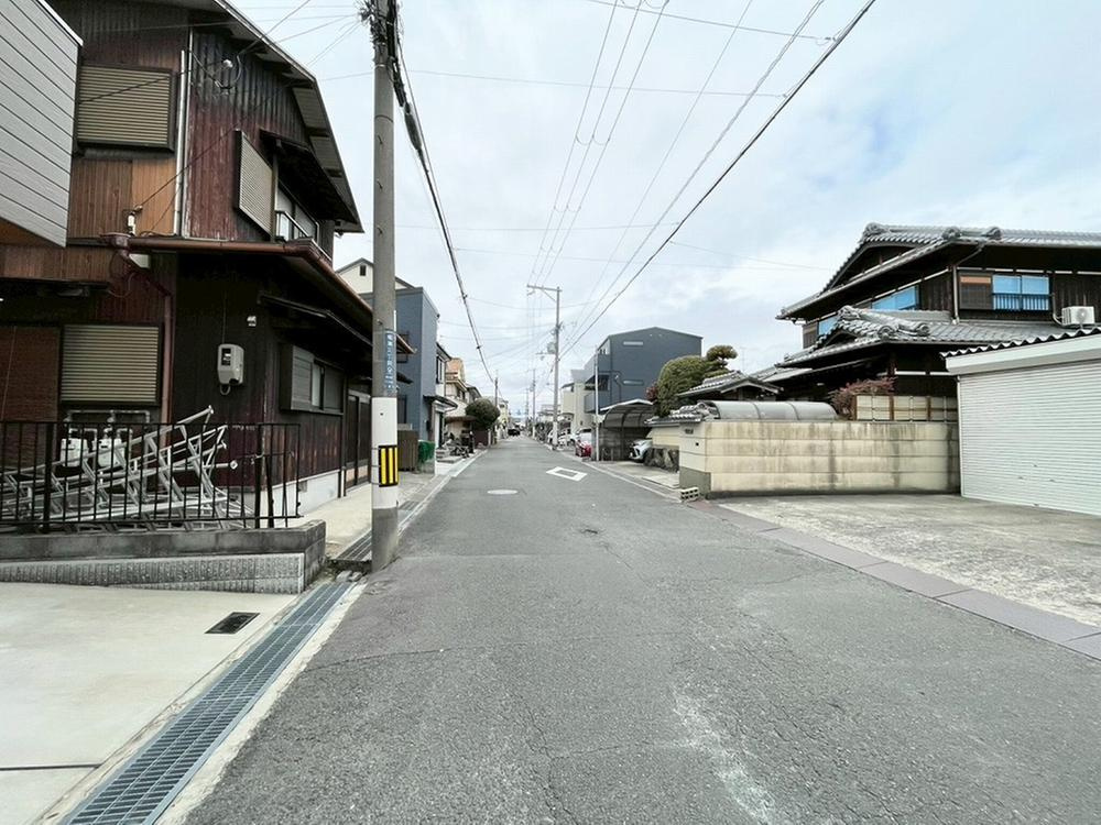 堀溝3丁目　中古一戸建ての前面道路含む現地写真|■物件内覧・資金計画相談・住宅ローン相談、リフォーム相談、お問合せ受付中■
※当日・翌日のご内覧、ご相談はお電話でのお問合せがスムーズです！