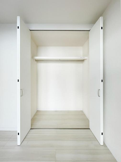 堀溝3丁目　中古一戸建ての収納|洋室のクローゼット
■物件内覧・資金計画相談・住宅ローン相談、リフォーム相談、お問合せ受付中■
※当日・翌日のご内覧、ご相談はお電話でのお問合せがスムーズです！