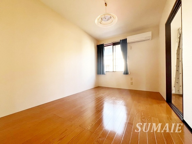 メゾン・フレグランスの寝室|エアコン付きの洋室です！