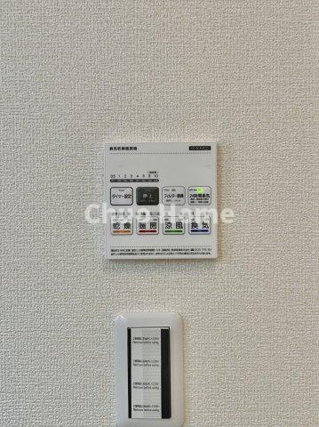 江戸川区南篠崎町1丁目新築分譲住宅の冷暖房・空調設備|【浴室乾燥機】暖房・冷風・換気・乾燥が可能です。毎日を快適に過ごせるうれしい機能が揃っています。雨の日の洗濯物も安心です。