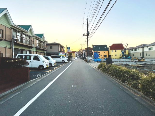 江戸川区南篠崎町1丁目新築分譲住宅の前面道路含む現地写真|全面道路