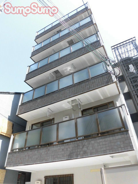 リーフビルの外観