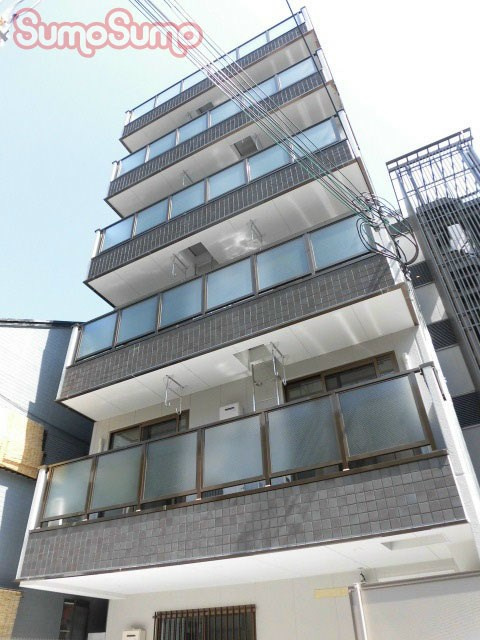 リーフビルの外観