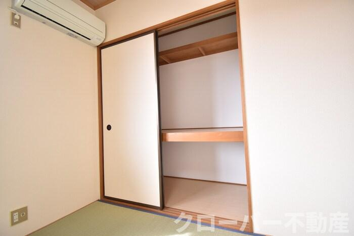 フジハイツの内装|押入