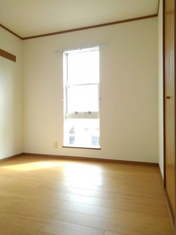 エレガンローズの洋室