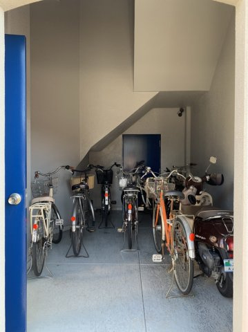 サンハイツサワヒラの駐車場