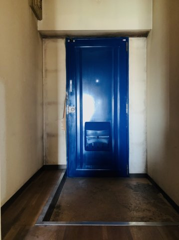 サンハイツサワヒラの玄関