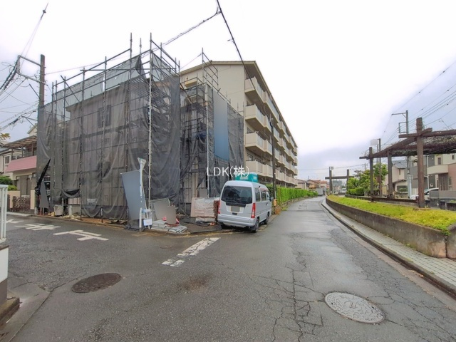 【前面道路含む現地写真】 | 新築戸建／ふじみ野市新田２丁目（全１棟） | 上棟（撮影：'26/05/01）